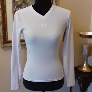 Under Armour V neck long sleeve pale lavender top stretch size SMALL EUC